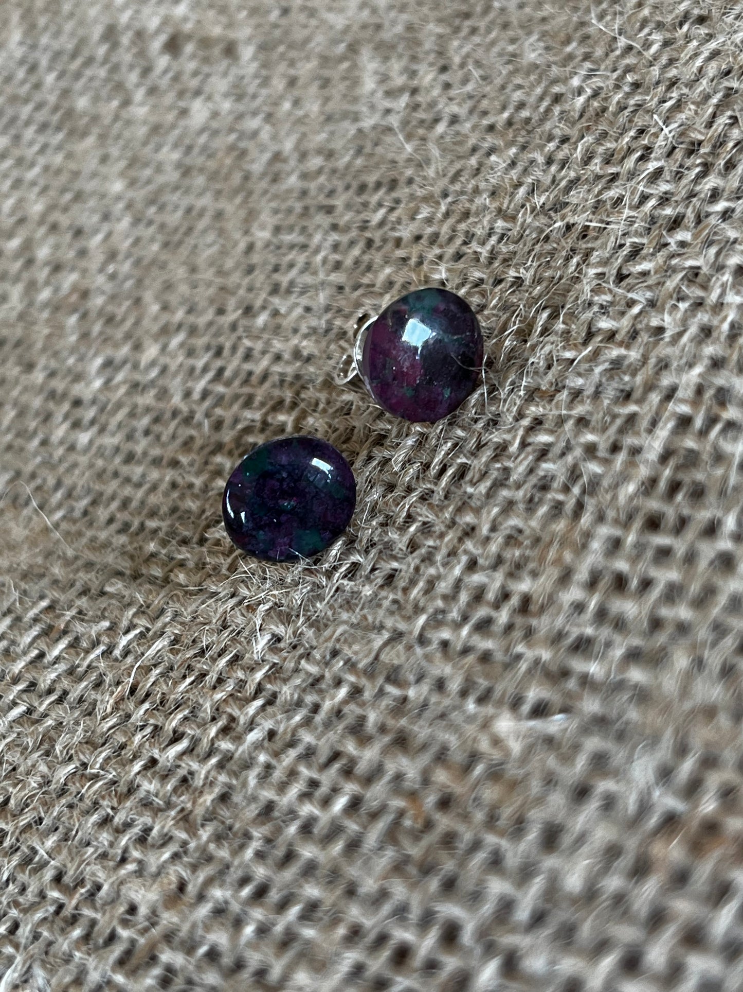 Ruby Rock - Earring studs